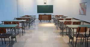 Aula scolastica vuota, immagine simbolica per pensioni scuola 2026