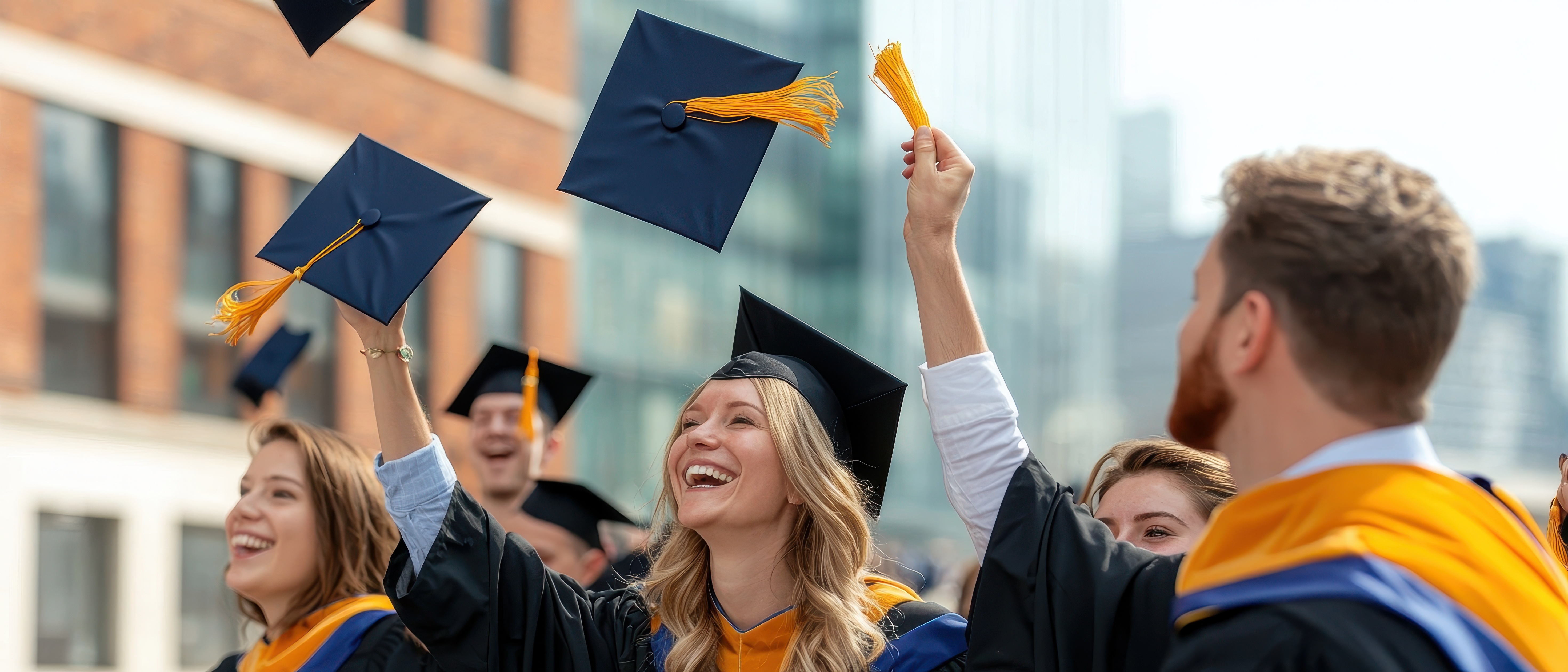 Il programma Doppio Diploma Italia-USA di iYES, in collaborazione con The Brook Hill Academy di Los Angeles, permette di conseguire un diploma di High School americana online in parallelo al percorso scolastico italiano